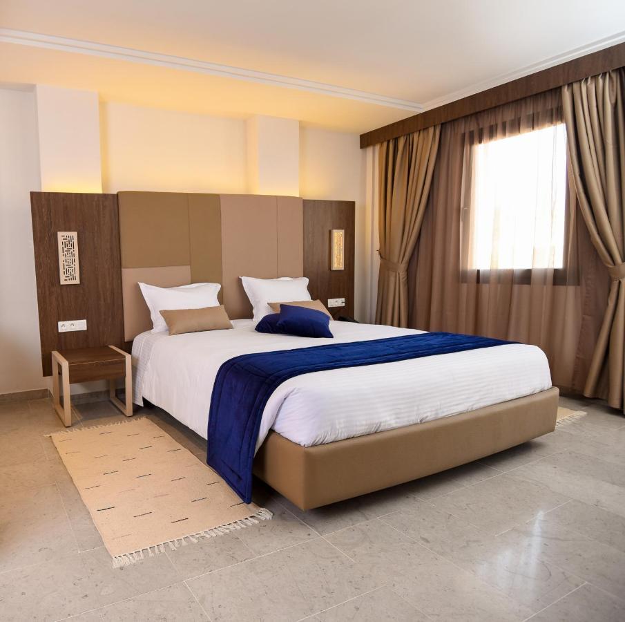 Hotel Lescure Business And Spa Megrine ภายนอก รูปภาพ